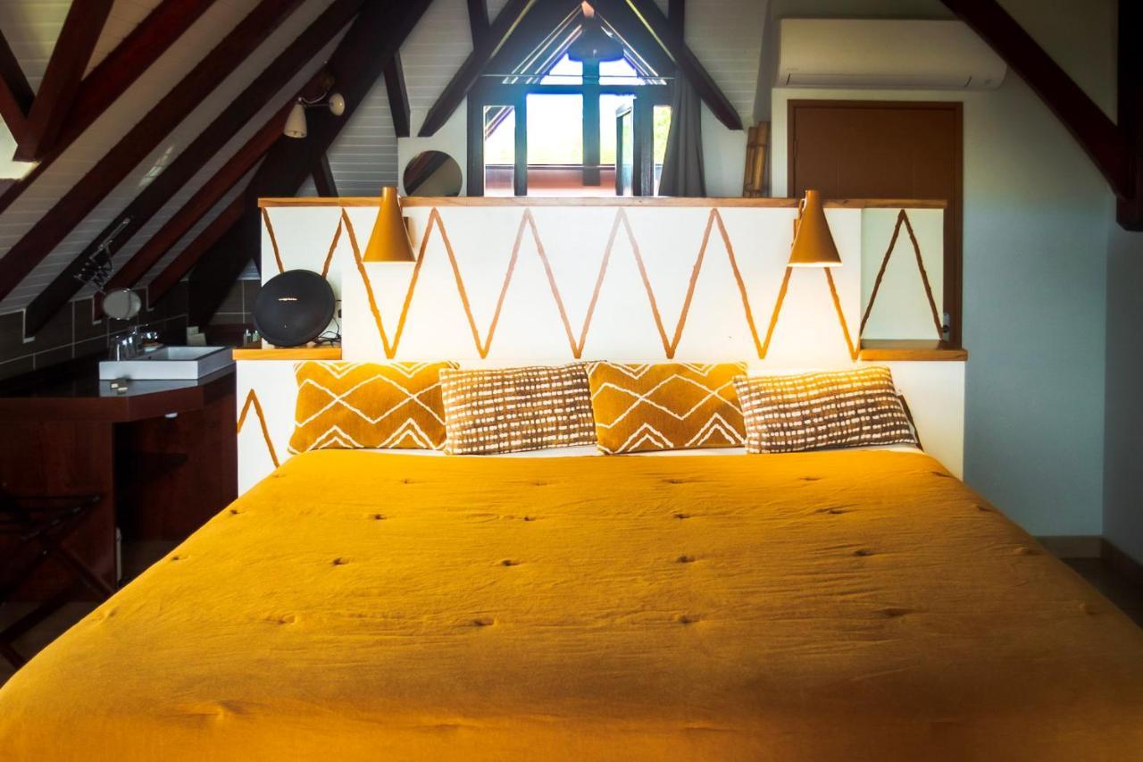 La Suite Villa เลส์ทรัวส์-ซีเลต์ ภายนอก รูปภาพ