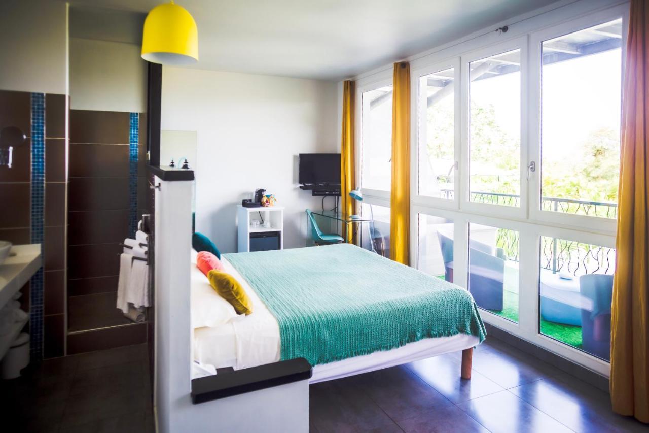 La Suite Villa เลส์ทรัวส์-ซีเลต์ ภายนอก รูปภาพ