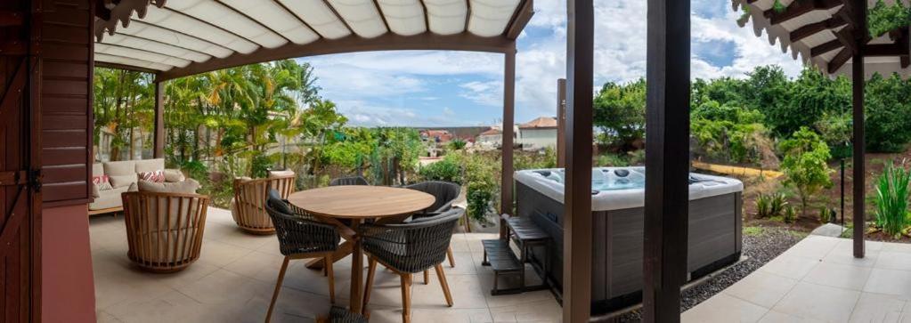 La Suite Villa เลส์ทรัวส์-ซีเลต์ ภายนอก รูปภาพ