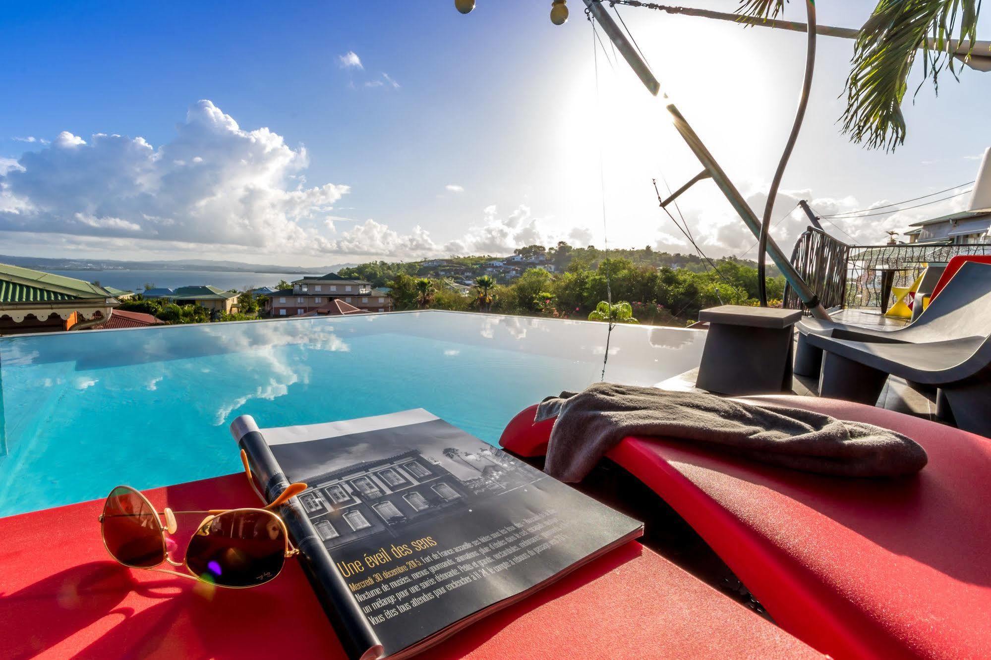 La Suite Villa เลส์ทรัวส์-ซีเลต์ ภายนอก รูปภาพ